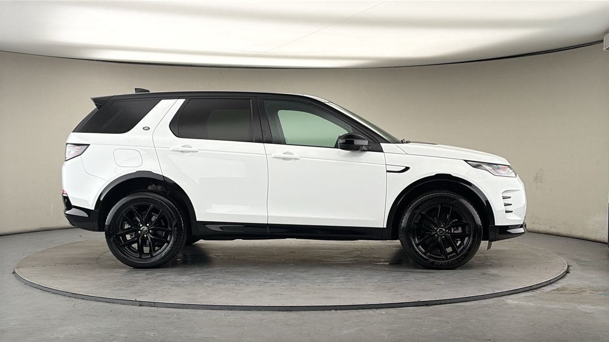 Land Rover Discovery Sport Image 16