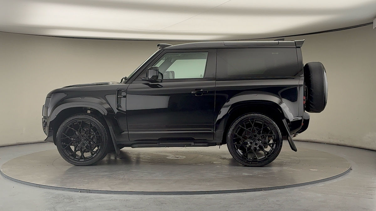 More views of Land Rover Defender 90