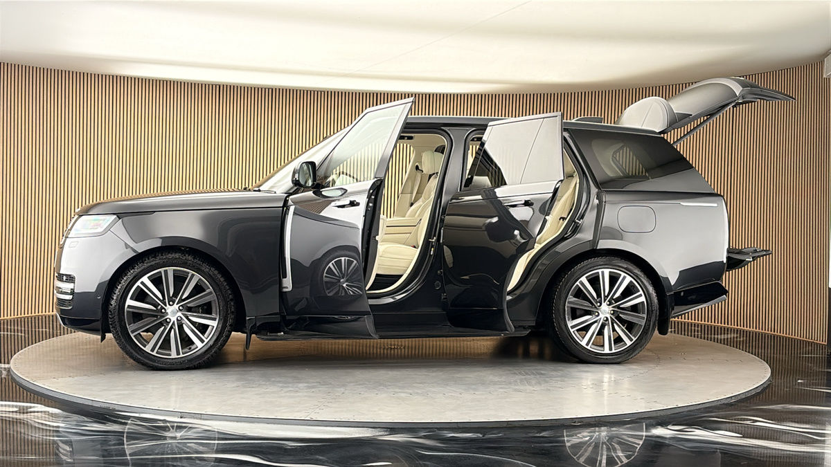 More views of Land Rover Range Rover