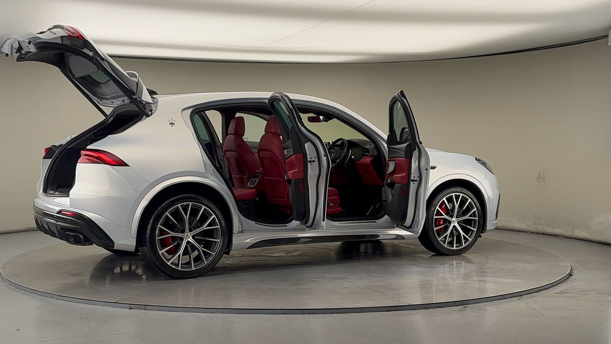 More views of Maserati Grecale