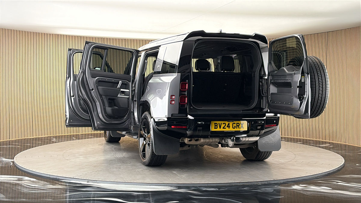 More views of Land Rover Defender 110