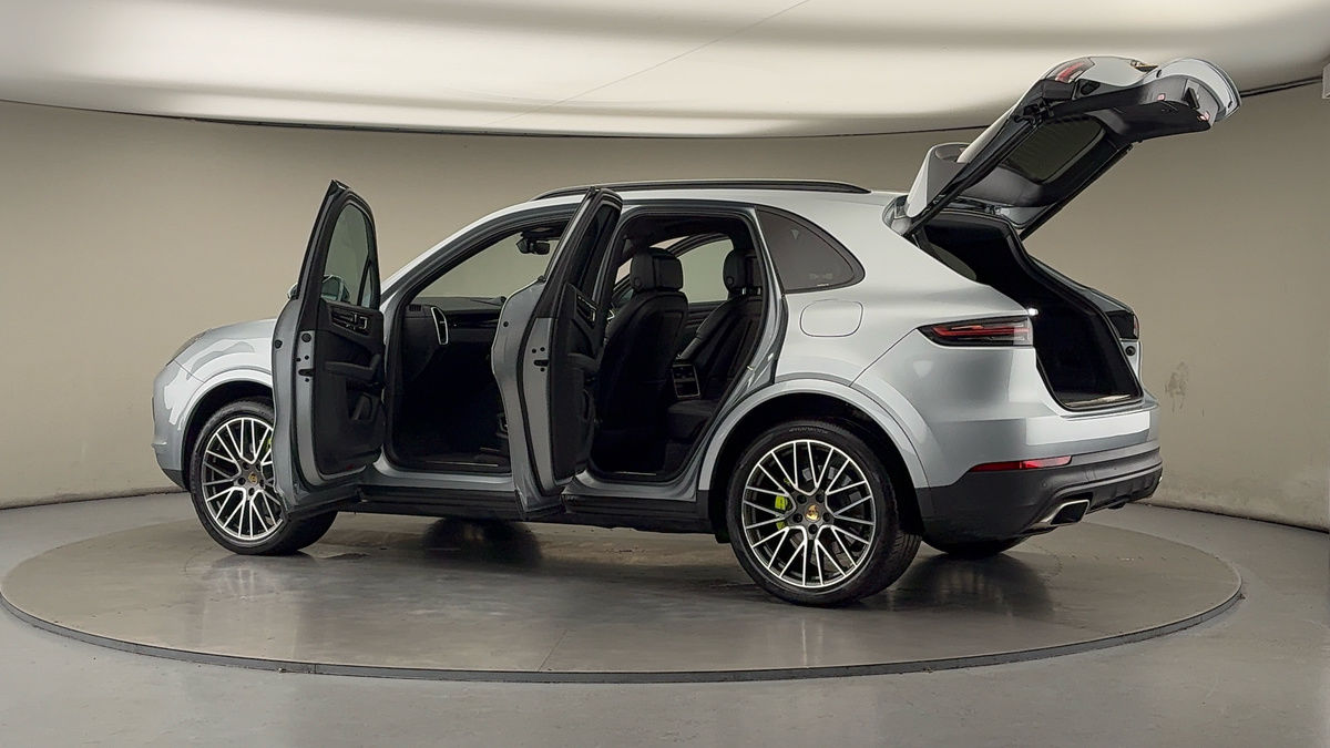 More views of Porsche Cayenne