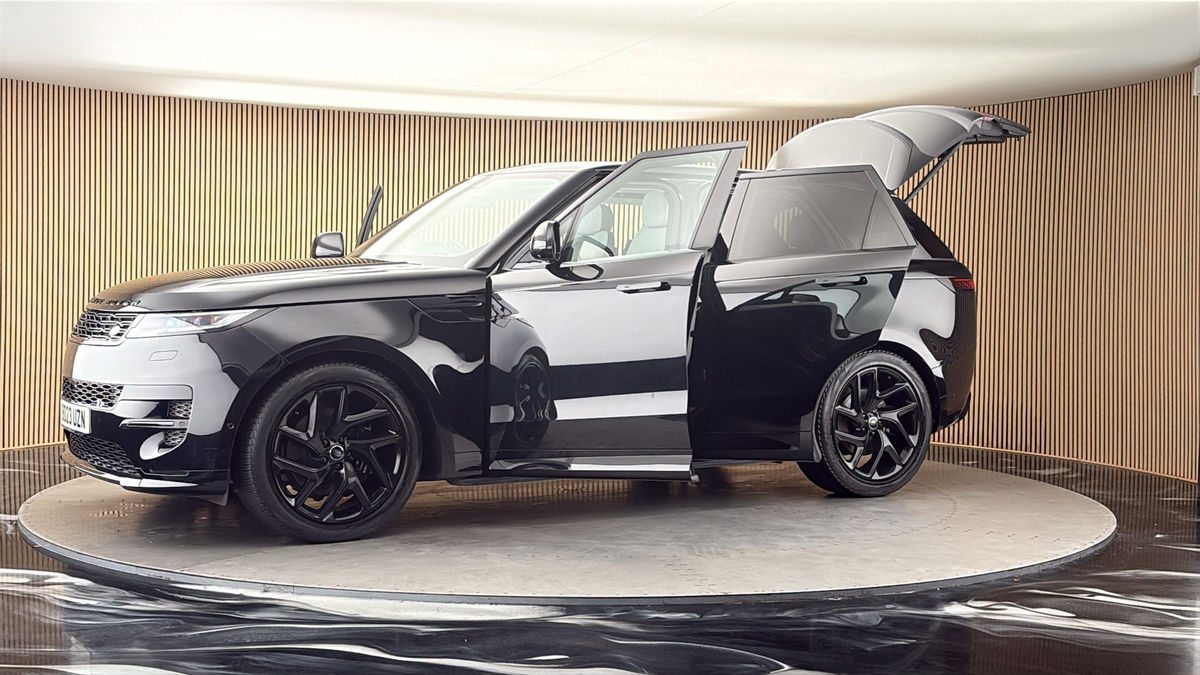 More views of Land Rover Range Rover Sport