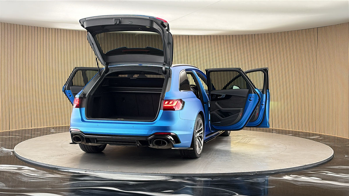 More views of Audi RS4 Avant
