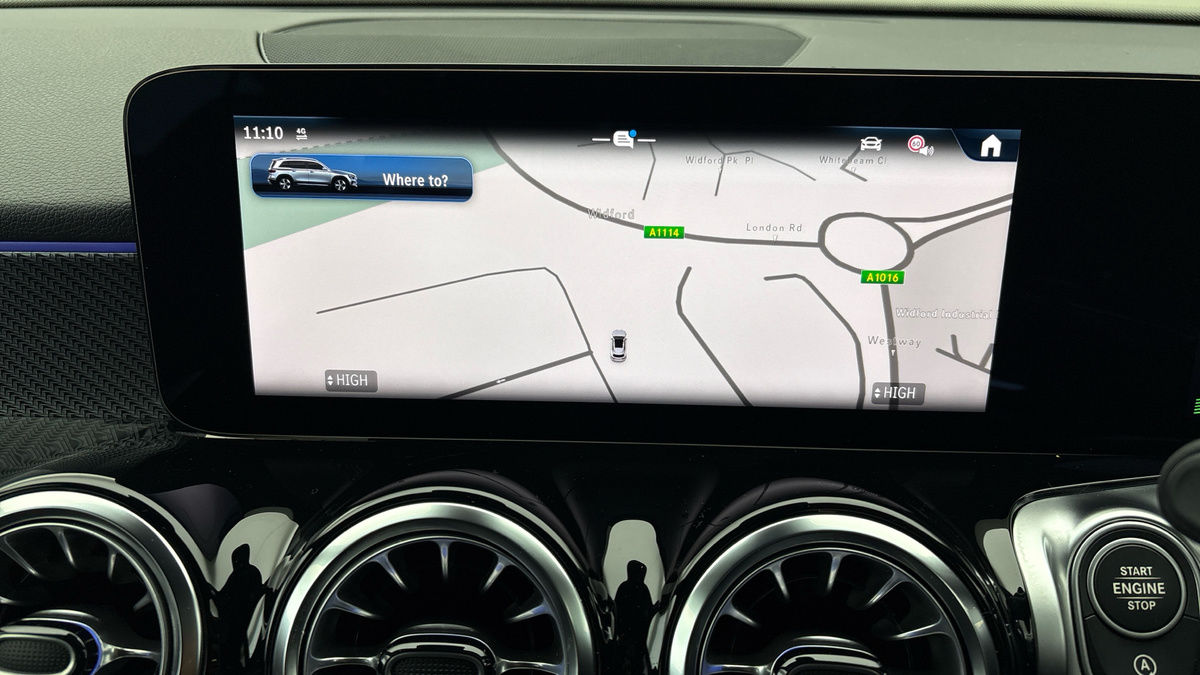 Mercedes-Benz GLB Image 17