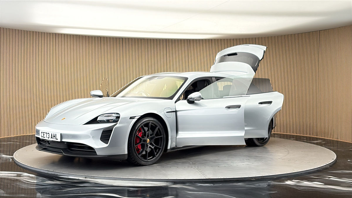 Porsche Taycan Image 22