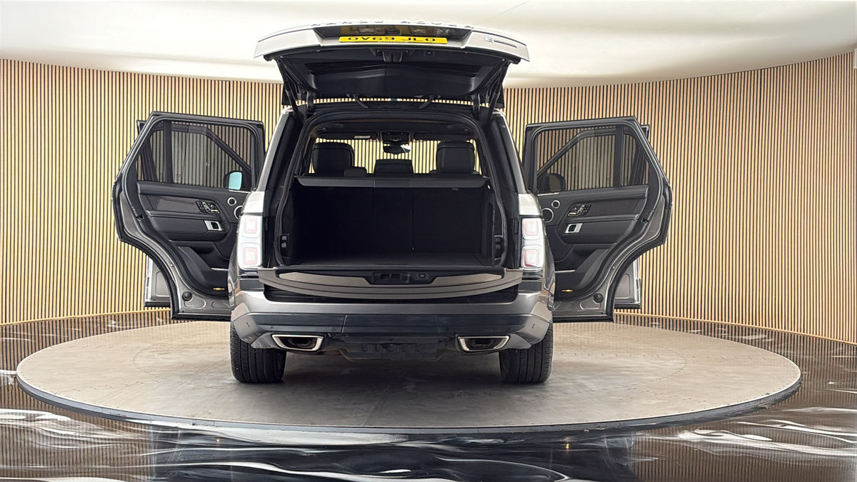 More views of Land Rover Range Rover