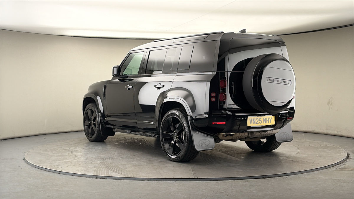 Land Rover Defender 110 Image 2