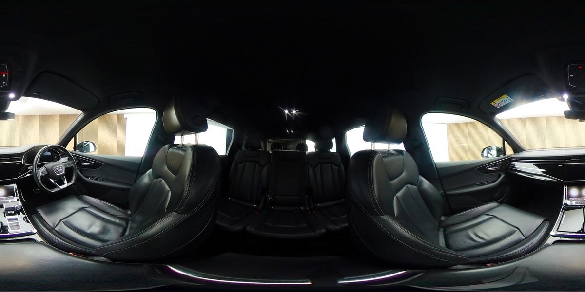 More views of Audi Q7