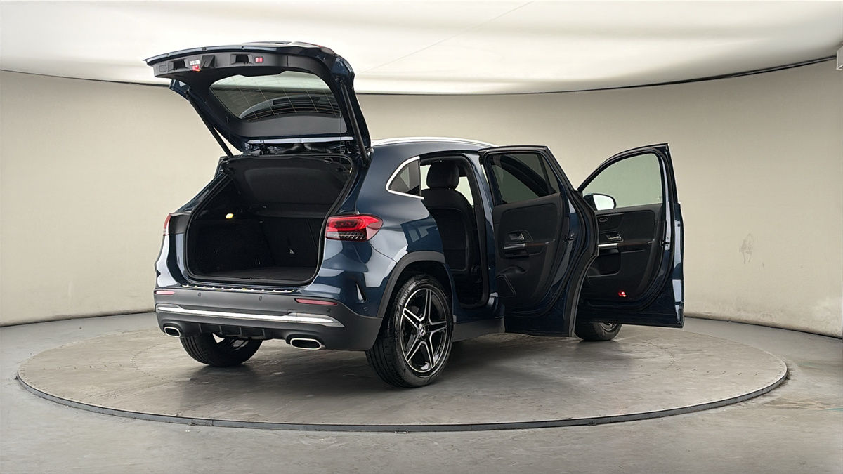 More views of Mercedes-Benz GLA