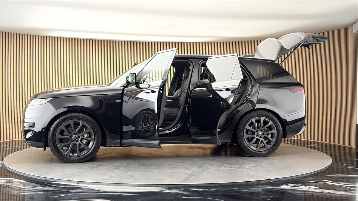 More views of Land Rover Range Rover Sport