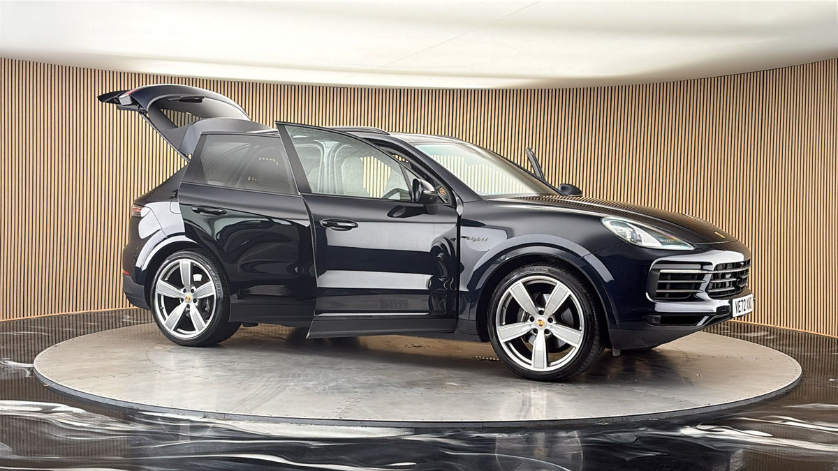 More views of Porsche Cayenne