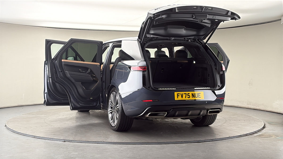 More views of Land Rover Range Rover Sport