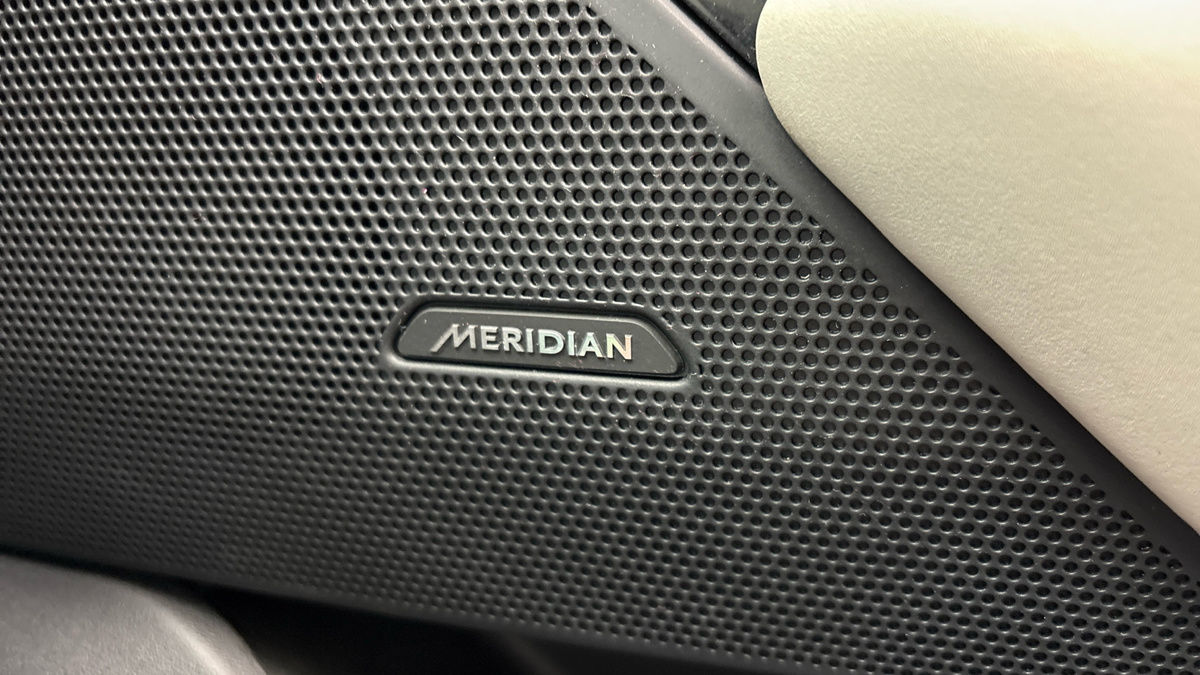 Land Rover Range Rover Velar Image 25