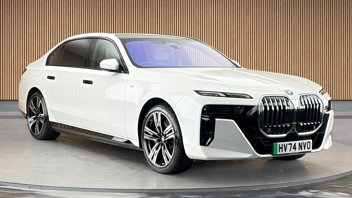 More views of BMW i7