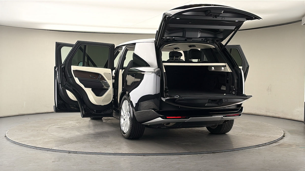 More views of Land Rover Range Rover