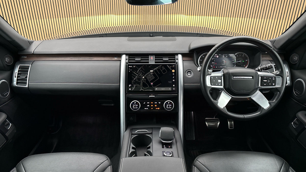 Land Rover Discovery Image 12