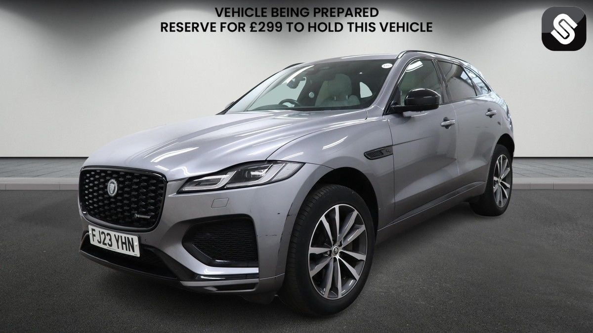 Jaguar F-PACE Image 2