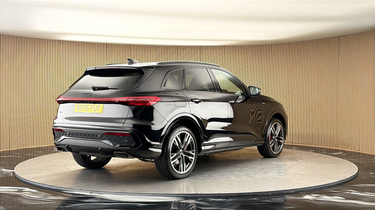 More views of Audi Q5