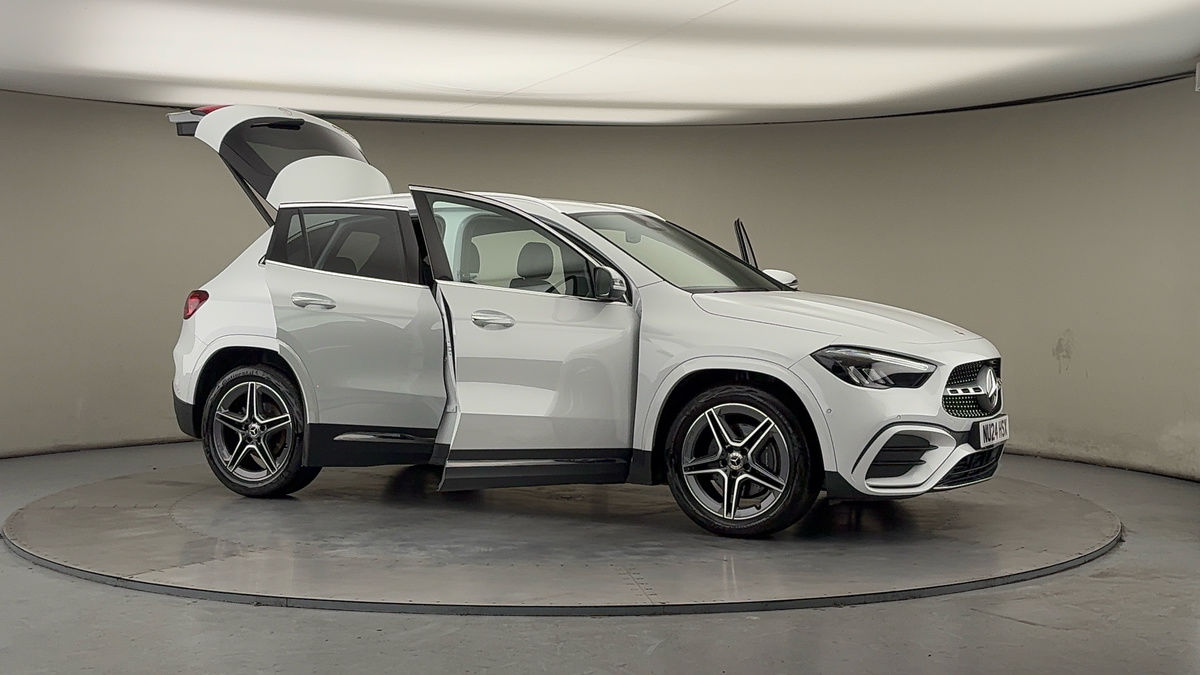 More views of Mercedes-Benz GLA