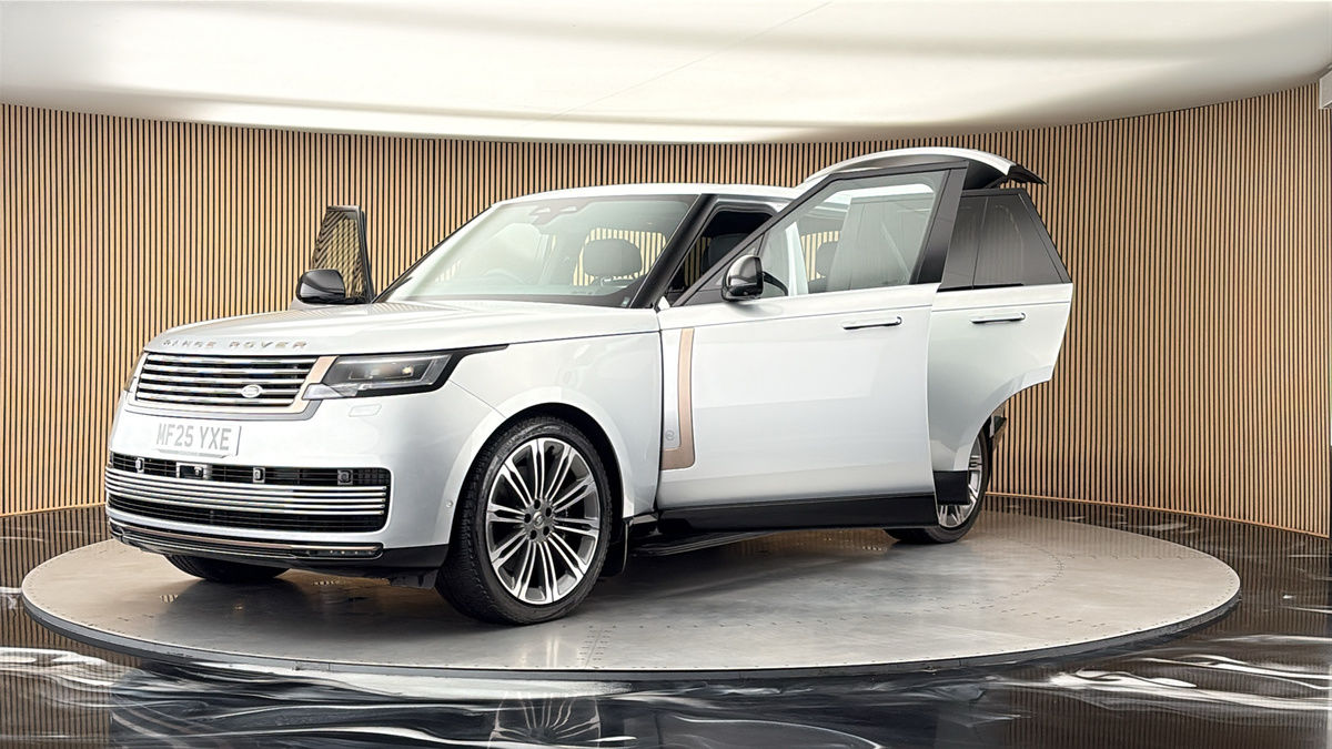 More views of Land Rover Range Rover