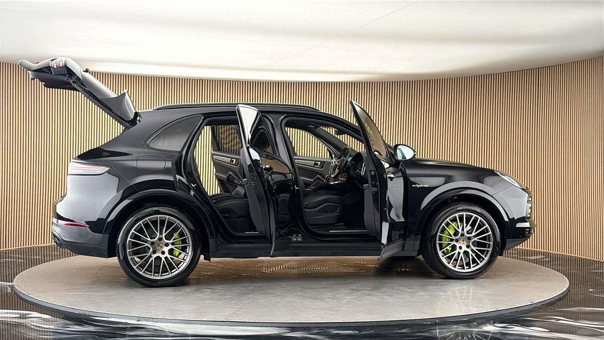 More views of Porsche Cayenne