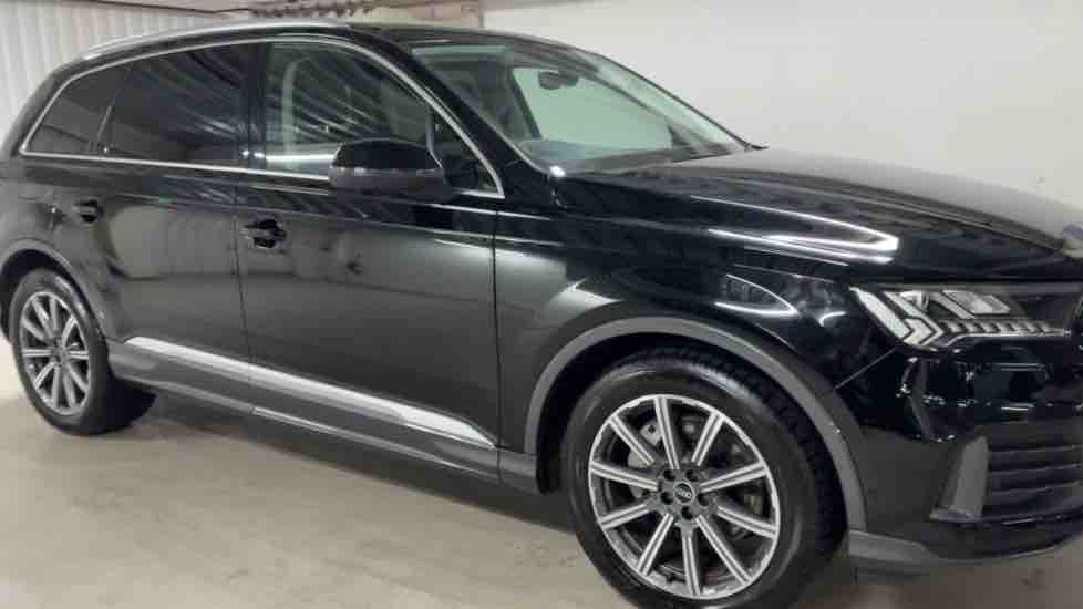 More views of Audi Q7