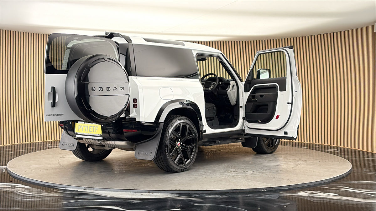 More views of Land Rover Defender 90