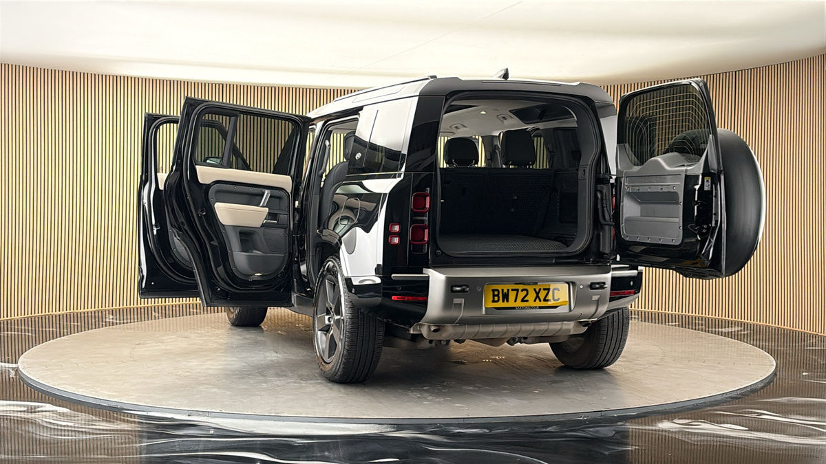 More views of Land Rover Defender 110