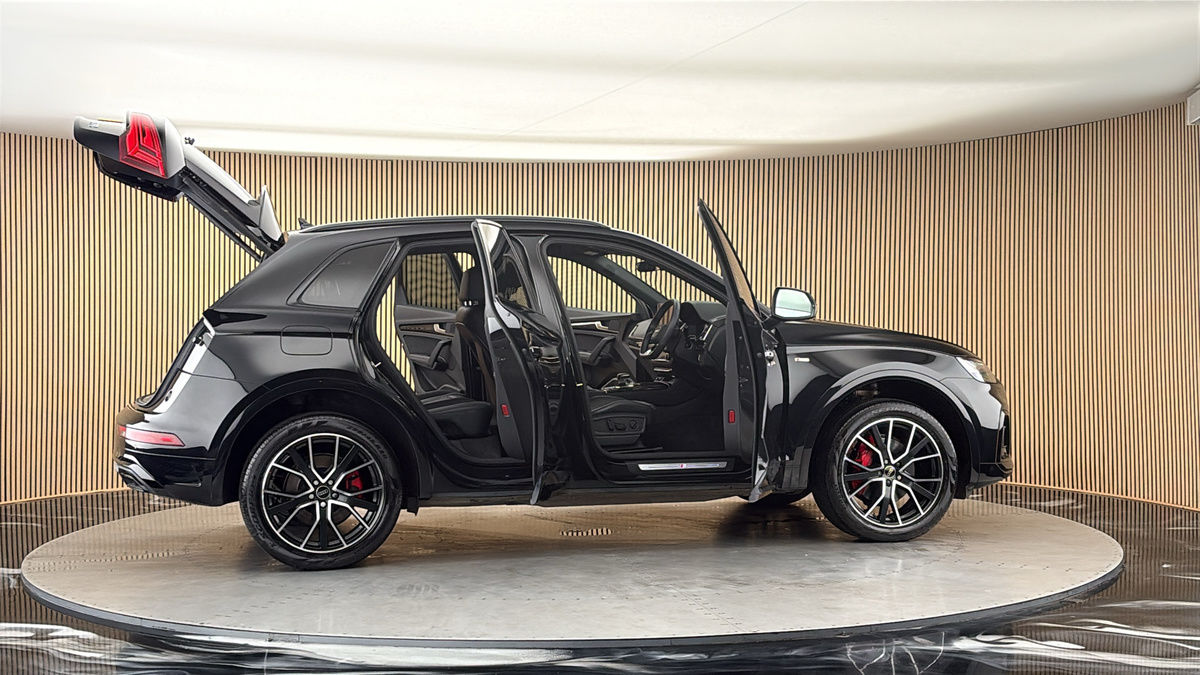 More views of Audi Q5