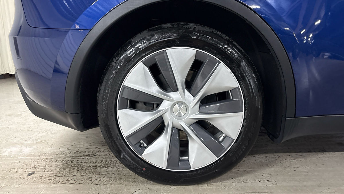 Tesla Model Y Image 10