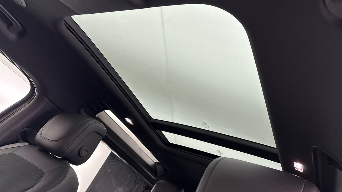 Land Rover Defender 90 Image 6