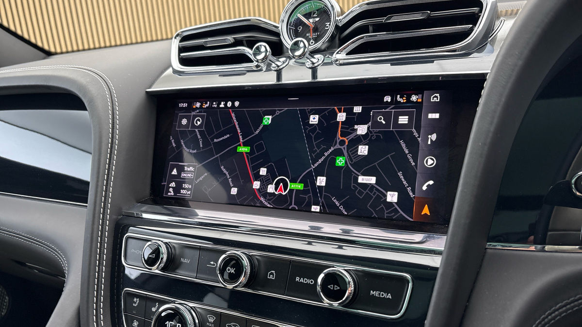 Bentley Bentayga Image 17