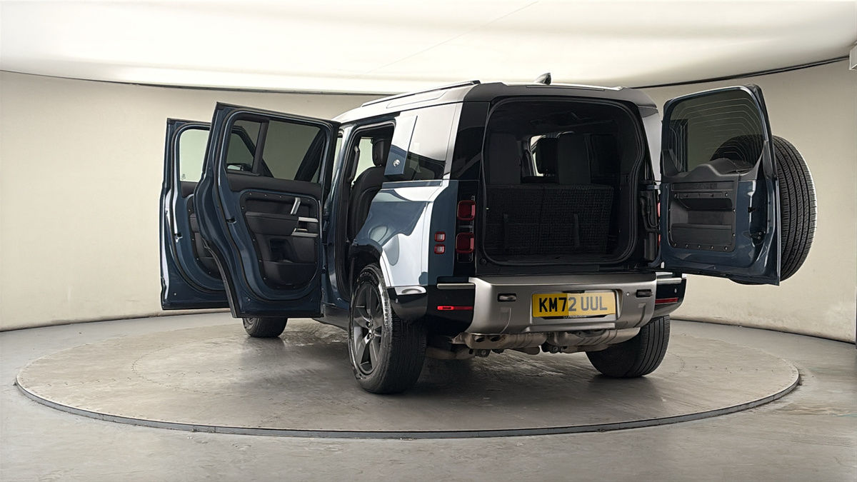 More views of Land Rover Defender 110