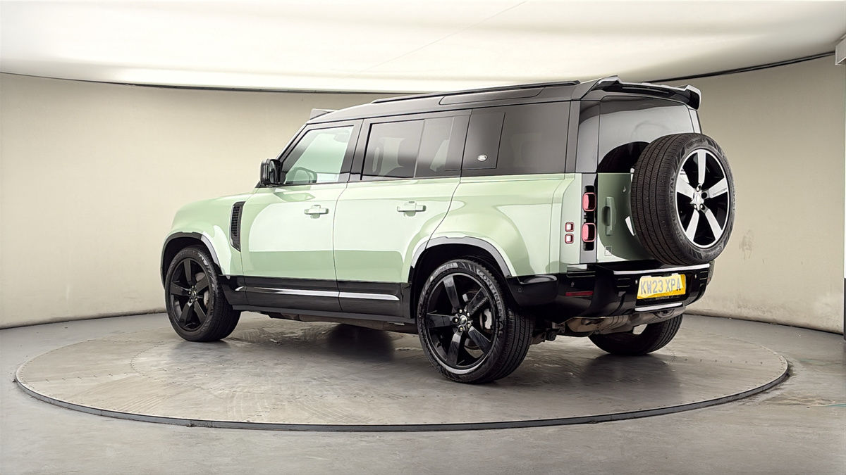 More views of Land Rover Defender 110