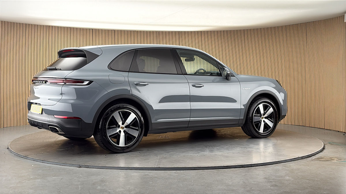 More views of Porsche Cayenne
