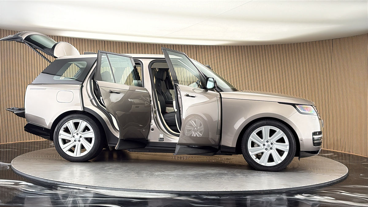 More views of Land Rover Range Rover