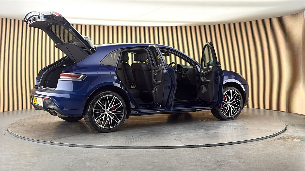 More views of Porsche Macan