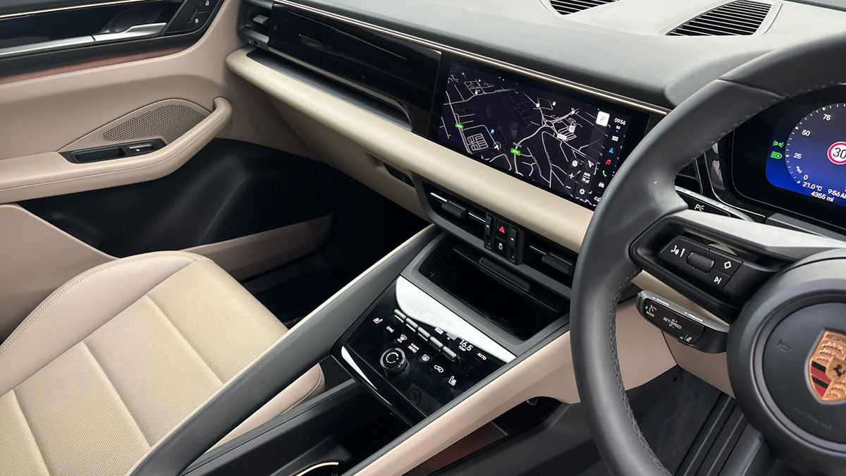 Porsche Macan Image 18