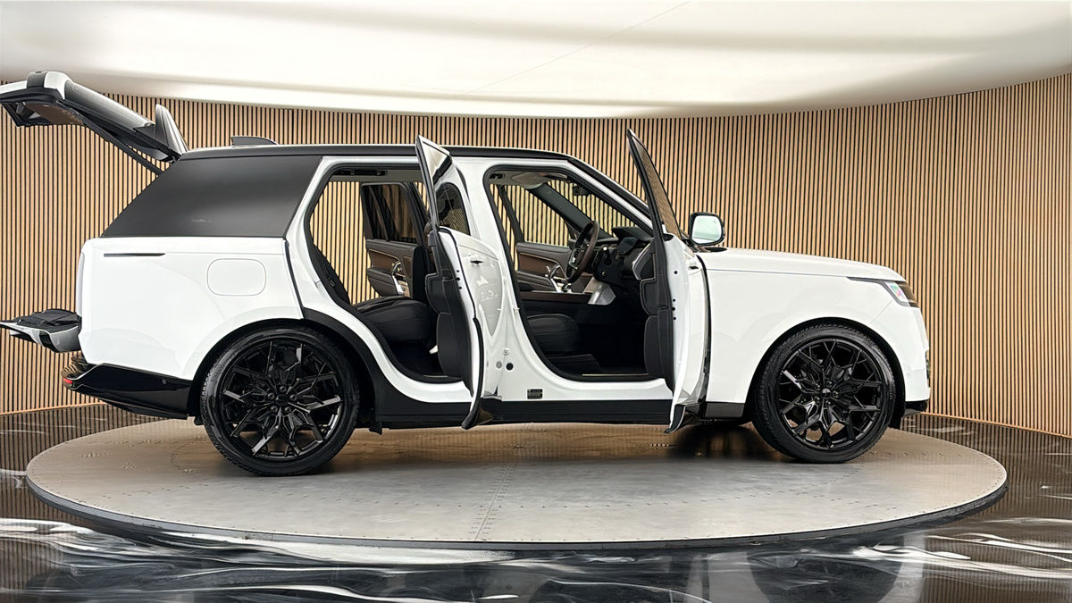 More views of Land Rover Range Rover