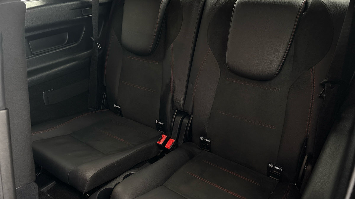 Mercedes-Benz GLB Image 25