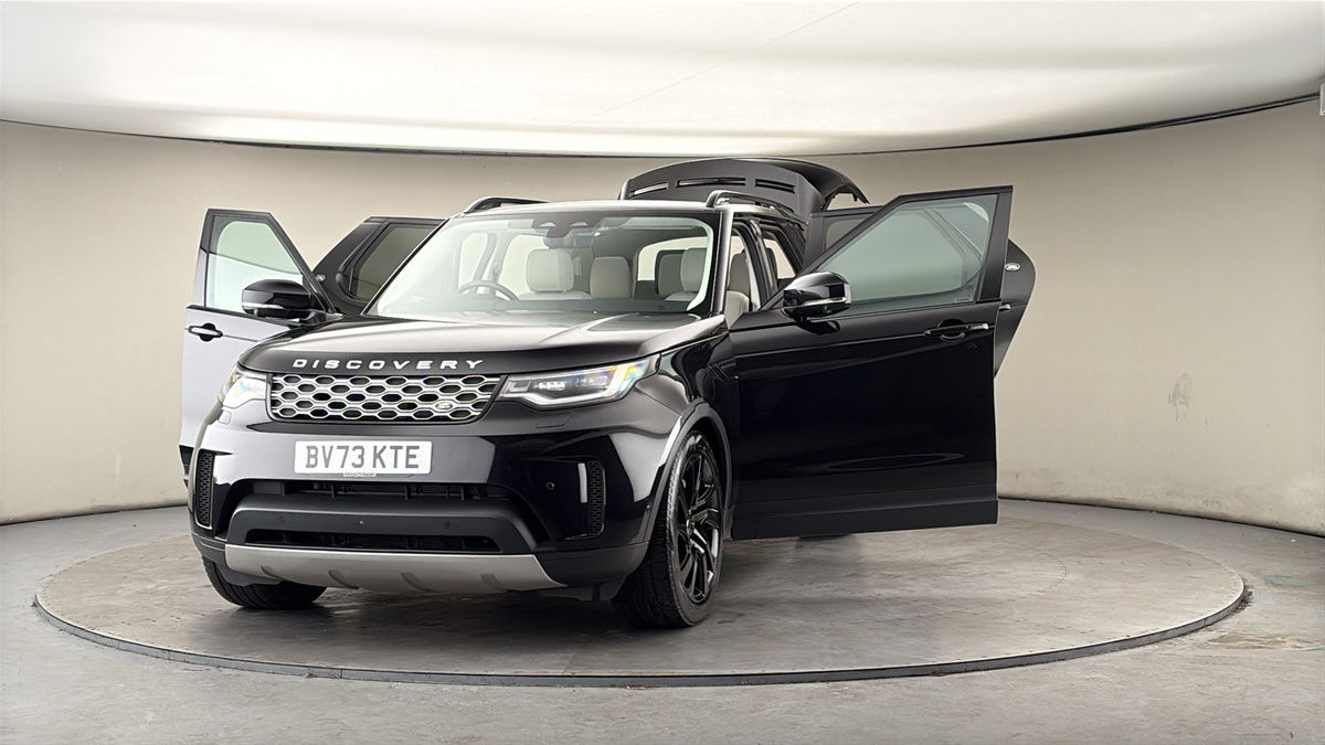 More views of Land Rover Discovery