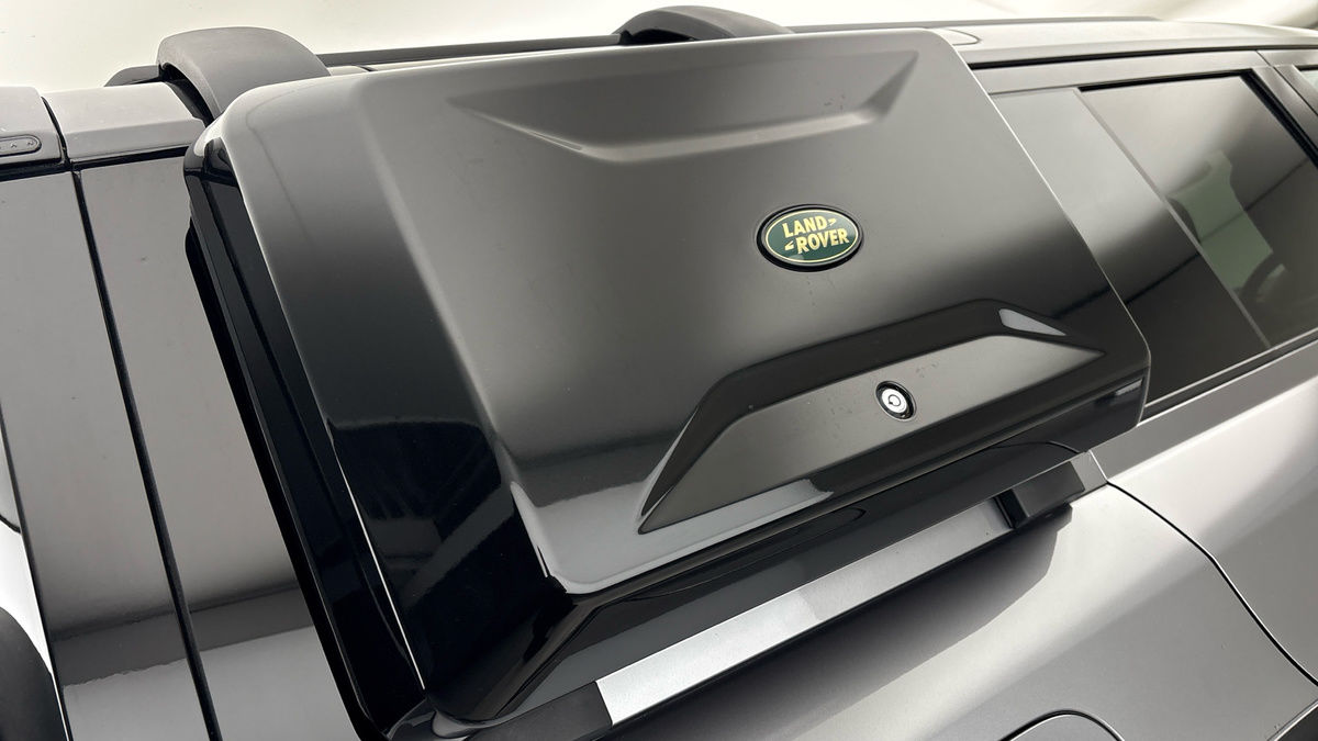 Land Rover Defender 110 Urban Image 25