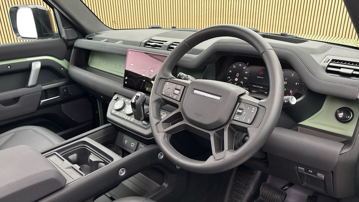 Land Rover Defender 90 Image 5