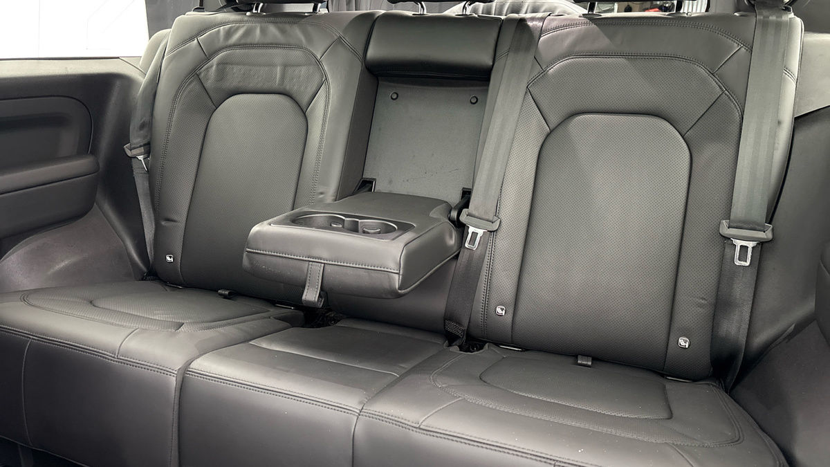 Land Rover Defender 90 Urban Image 9