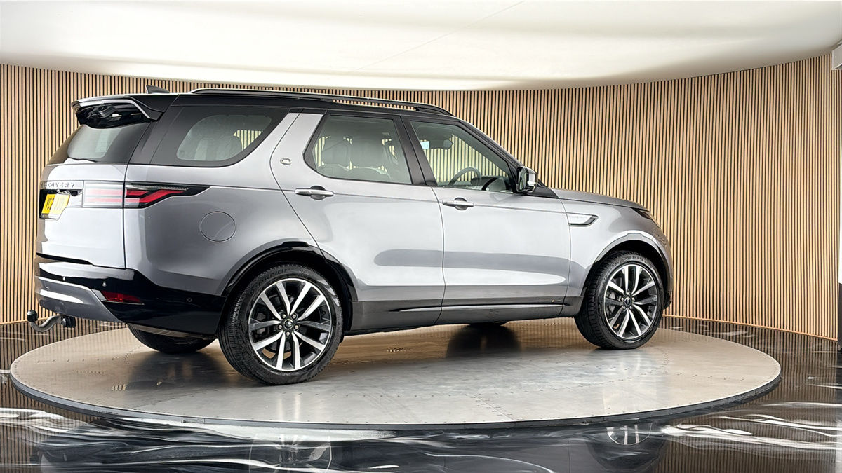 More views of Land Rover Discovery
