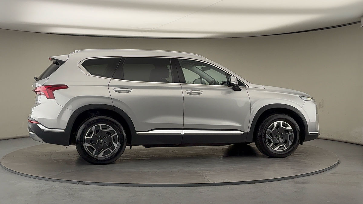 More views of Hyundai Santa Fe