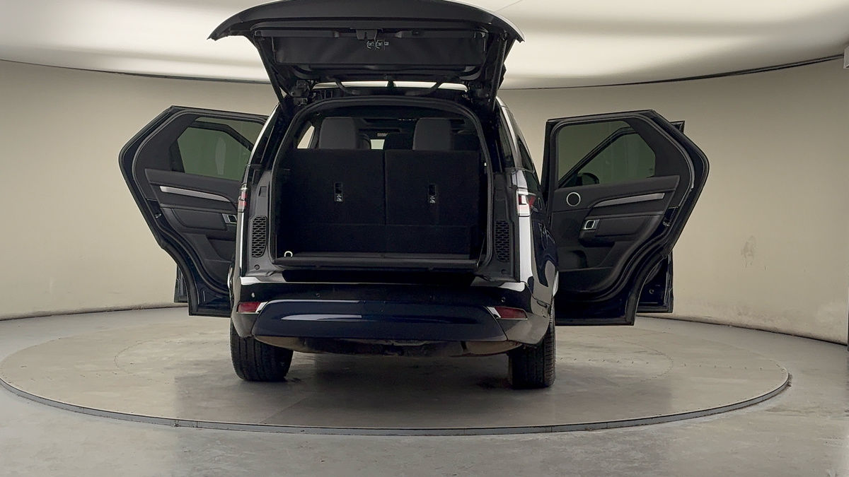 More views of Land Rover Discovery