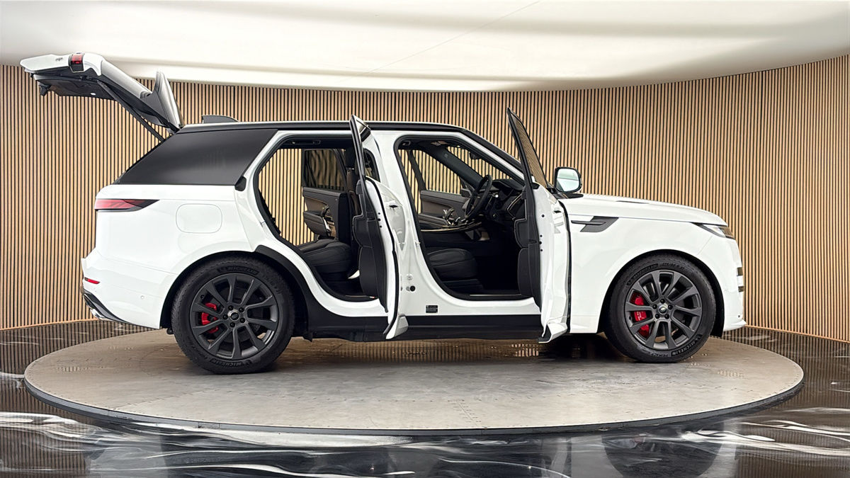 More views of Land Rover Range Rover Sport