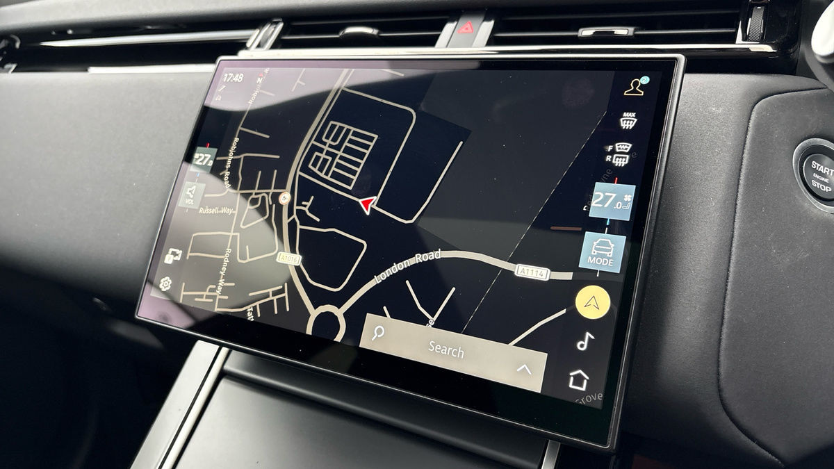 Land Rover Range Rover Velar Image 17